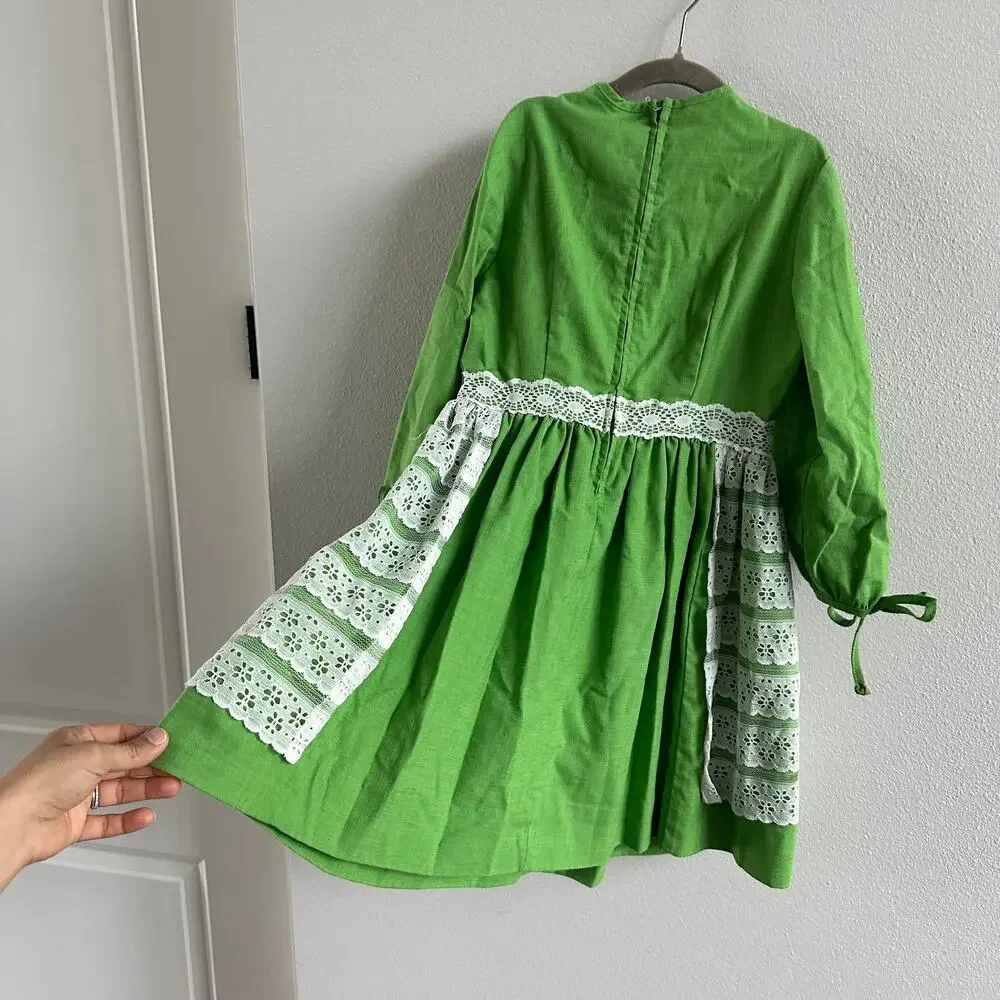 Ruth of carolina girls dress Green Lace Size 7